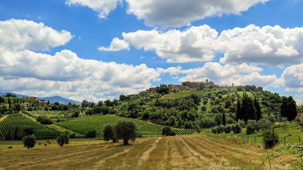 Tuscan Hills  best things to do in italy