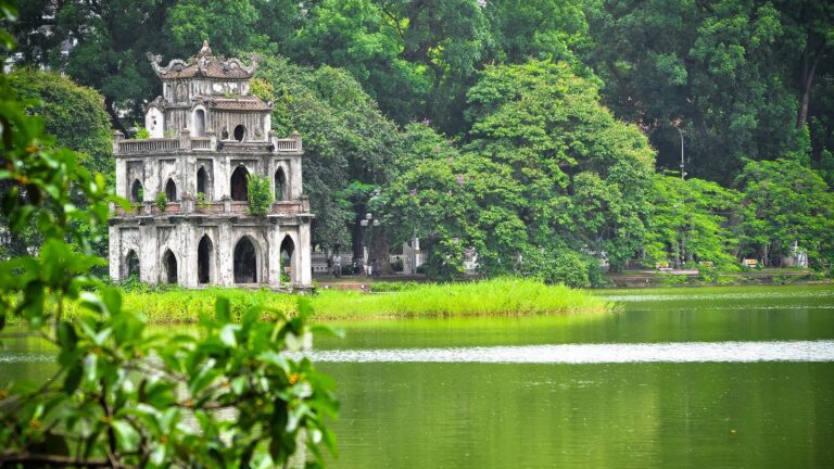 13 Top Best Places to Visit in Vietnam